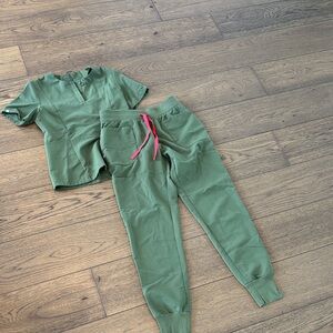 FIGS ladies scrub set